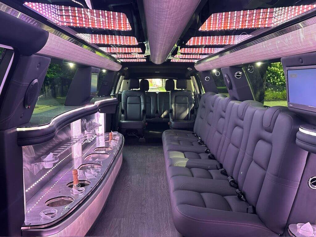 Limo Aviator Interior 1024x768